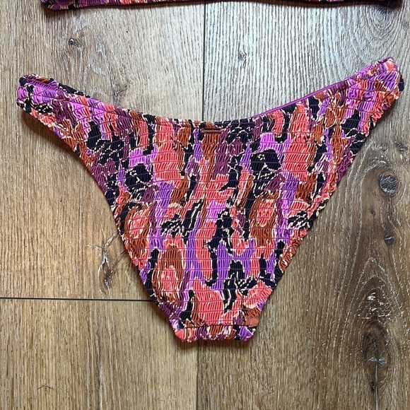 Victoria’s Secret Multicolor Bikini Set Size L - Picture 5 of 8